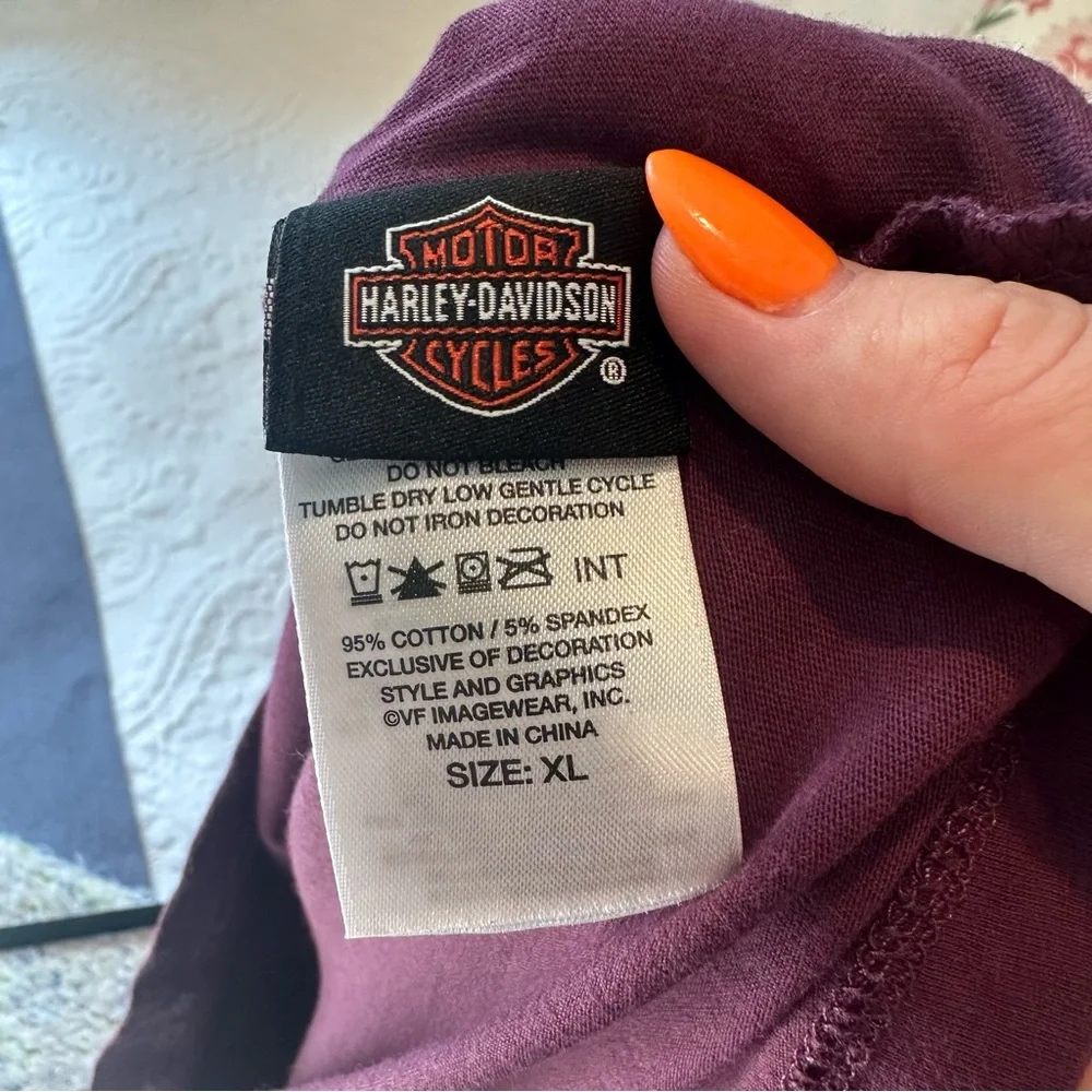 Harley Davidson Women’s V-Neck Skull T-Shirt. Color: Purple. Size: XL. - Picture 6 of 6